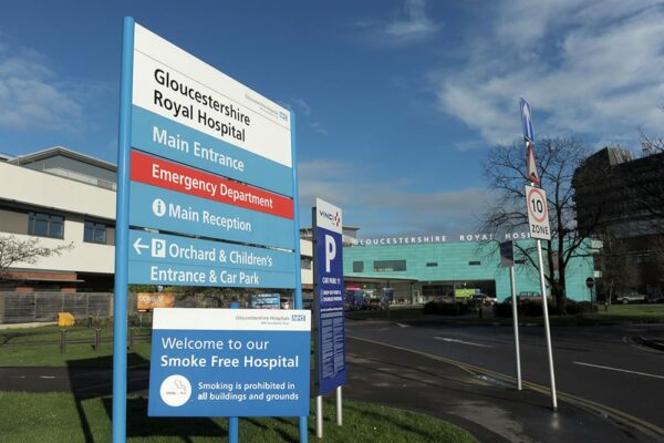Gloucestershire_Royal_Hospital_Entrance